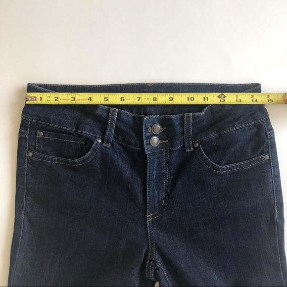 Jessica Simpson Cropped Jeans - Picture 14 of 16